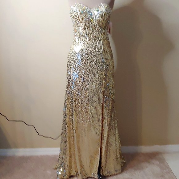 Alexa Dresses & Skirts - NWT Alexa Blush Prom Dress or for Formal Occasion